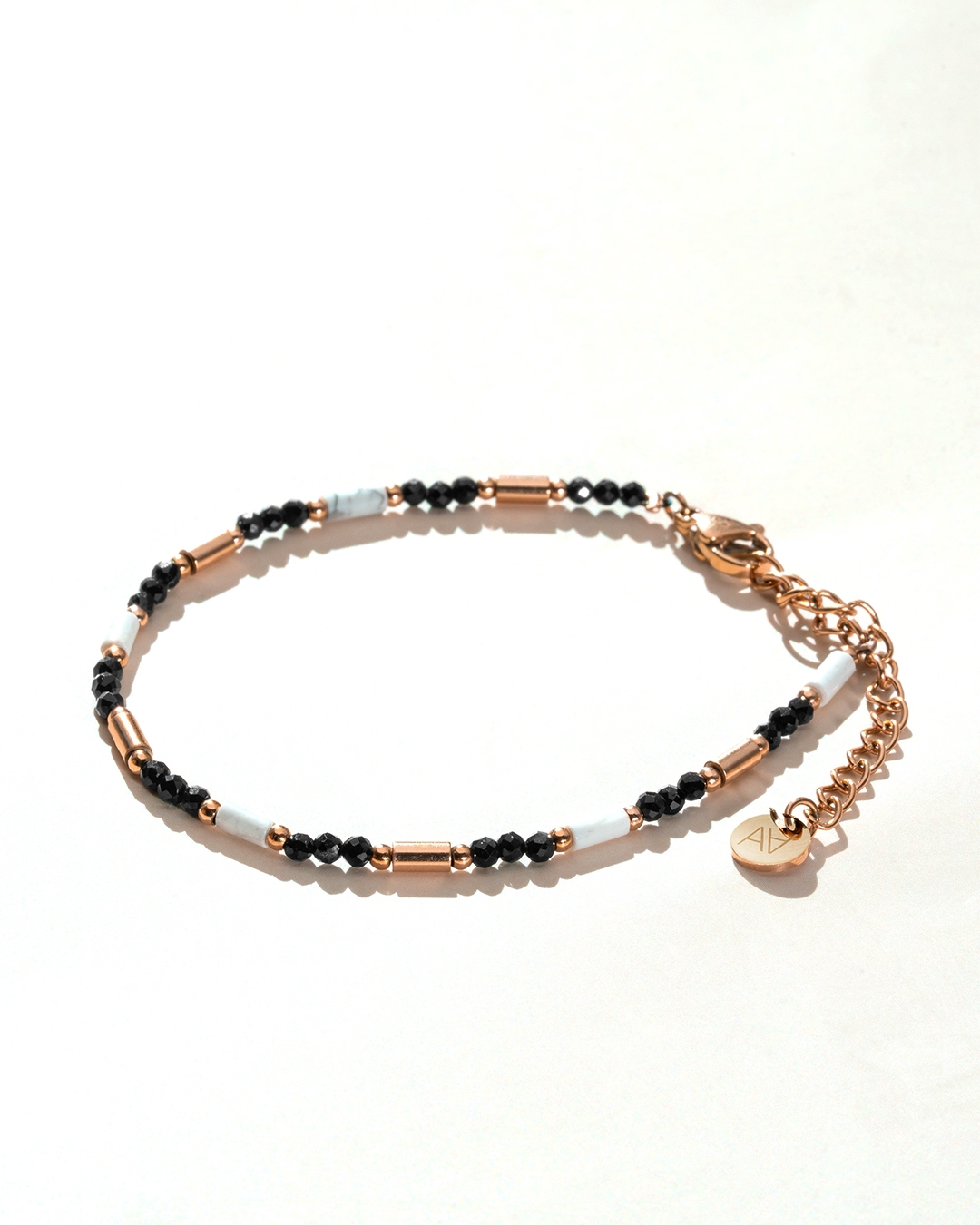 Bracciale Tormalina Nera e howlite Moneglia
